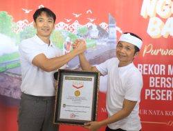 Bupati Purwakarta Raih Rekor MURI Berkat Kegiatan Ngosrek Bersama