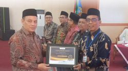 Perma Pendis Indonesia Beri Penghargaan Inspiratif Leader kepada Ketua STAI Al-Muhajirin Purwakarta Dr. H. Cece Nurhikmah, M.Ag