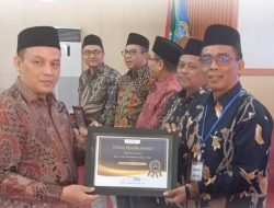Perma Pendis Indonesia Beri Penghargaan Inspiratif Leader kepada Ketua STAI Al-Muhajirin Purwakarta Dr. H. Cece Nurhikmah, M.Ag