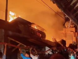 Pasar Rebo Purwakarta Terbakar Hebat Jelang Sahur